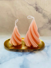 Load image into Gallery viewer, Swirl Christmas Tree Beeswax Candle