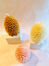 Load image into Gallery viewer, Pinecone Beeswax Candle