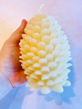 Load image into Gallery viewer, Pinecone Beeswax Candle