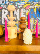 Load image into Gallery viewer, Pinecone Beeswax Candle