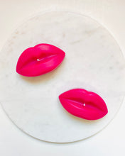 Load image into Gallery viewer, Fuschia Lips Beeswax Candles - 2 Pack