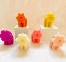 Load image into Gallery viewer, Shooting Flower Beeswax Candle