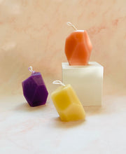 Load image into Gallery viewer, Geometric ‘Gemstone’ Beeswax Candle