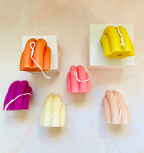 Load image into Gallery viewer, Shooting Flower Beeswax Candle