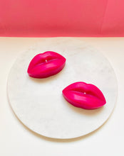 Load image into Gallery viewer, Fuschia Lips Beeswax Candles - 2 Pack