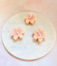 Load image into Gallery viewer, Snowflake Beeswax Candles - 3 Pack