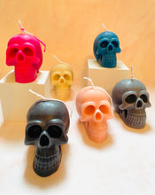 Load image into Gallery viewer, Skull Beeswax Candle