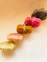 Load image into Gallery viewer, Palms Spear Fan Beeswax Candle