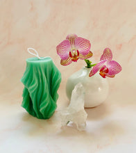 Load image into Gallery viewer, Lady Papaya Beeswax Candle