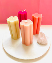 Load image into Gallery viewer, Flower Pillar Beeswax Candle