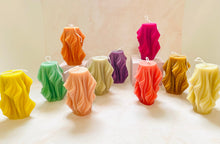 Load image into Gallery viewer, Lady Papaya Beeswax Candle