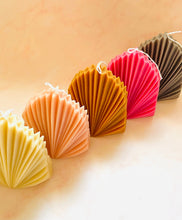 Load image into Gallery viewer, Palms Spear Fan Beeswax Candle