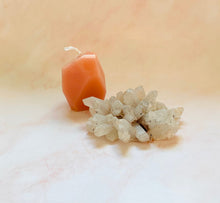 Load image into Gallery viewer, Geometric ‘Gemstone’ Beeswax Candle