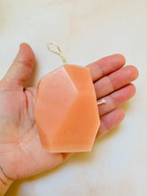 Load image into Gallery viewer, Geometric ‘Gemstone’ Beeswax Candle