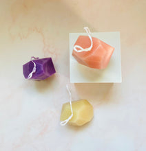 Load image into Gallery viewer, Geometric ‘Gemstone’ Beeswax Candle