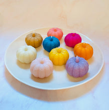 Load image into Gallery viewer, Pumpkin Beeswax Candle - 3 Pack