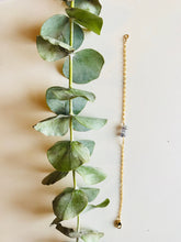 Load image into Gallery viewer, Dainty Iolite Bracelet