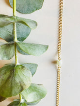 Load image into Gallery viewer, Dainty Serpentine Bracelet