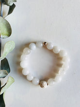 Load image into Gallery viewer, Quartz Essential Oil Diffuser Bracelet