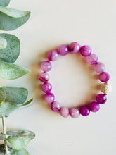 Load image into Gallery viewer, Fushia Jade Essential Oil Diffuser Bracelet