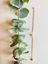 Load image into Gallery viewer, Dainty Serpentine Bracelet