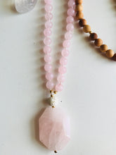 Load image into Gallery viewer, Rose Quartz & Rosewood Mala with Essential Oil Diffuser
