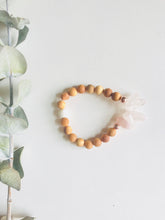 Load image into Gallery viewer, Rose Quartz Essential Oil Diffuser Bracelet