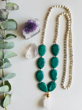 Load image into Gallery viewer, Crystal Quartz & Magnesite Mala