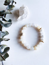 Load image into Gallery viewer, Jade & Agate Essential Oil Diffuser Bracelet
