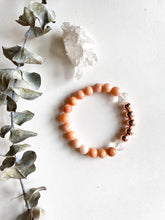 Load image into Gallery viewer, Aventurine & Crystal Quartz Bracelet