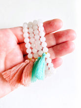 Load image into Gallery viewer, Dainty Jade Stretch Bracelet