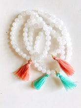 Load image into Gallery viewer, Dainty Jade Stretch Bracelet