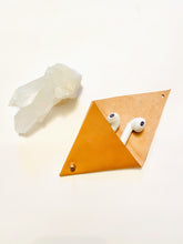 Load image into Gallery viewer, Leather Change Purse