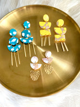 Load image into Gallery viewer, Blush Monstera Pendant Earrings