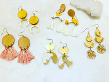 Load image into Gallery viewer, Sand Sparkle Starburst Earrings