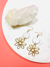 Load image into Gallery viewer, White & Daisy Pendant Earrings