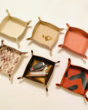 Load image into Gallery viewer, Leather Tray