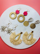 Load image into Gallery viewer, Pink Flower & Rattan Earrings