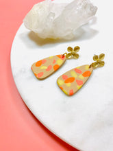 Load image into Gallery viewer, Orchid & Teardrop Pendant Earrings