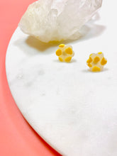 Load image into Gallery viewer, Yellow Flower Stud Earrings