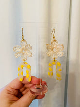 Load image into Gallery viewer, Rattan Flower & Yellow Arch Earrings