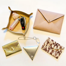 Load image into Gallery viewer, Leather Envelope Wallet
