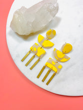 Load image into Gallery viewer, Yellow & Brass Chandelier Earrings