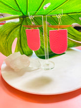 Load image into Gallery viewer, Pink Textured Oversized Earrings