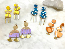 Load image into Gallery viewer, Peaches Dangle Earrings