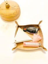 Load image into Gallery viewer, Leather Change Purse