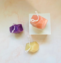 Load image into Gallery viewer, Geometric ‘Gemstone’ Beeswax Candle
