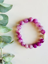Load image into Gallery viewer, Fushia Jade Essential Oil Diffuser Bracelet
