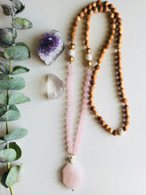 Load image into Gallery viewer, Wholesale - Rose Quartz &amp; Rosewood Mala with Essential Oil Diffuser
