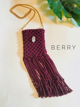 Load image into Gallery viewer, Crossbody Macrame Purse with Crystal Quartz Chunk
